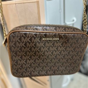 Michael Kors Crossbody adjustable strap bag